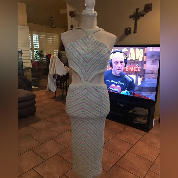 FLL Bette CUTOUTdress - Picture 6 of 7